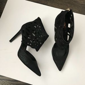 Dolce Vita black pumps w/ ankle detailing, sz11